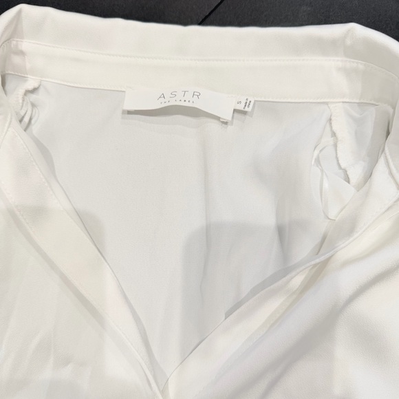 Astr Classic White Button Down Shirt - Picture 5 of 16